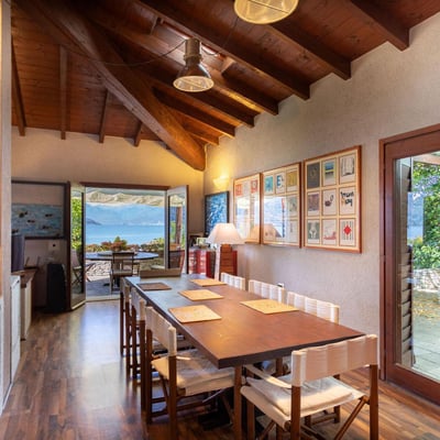 Ispirata | Modernist villa with a private beach on Lake Maggiore