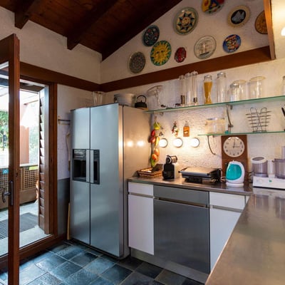 Ispirata | Modernist villa with a private beach on Lake Maggiore