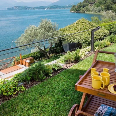 Ispirata | Modernist villa with a private beach on Lake Maggiore