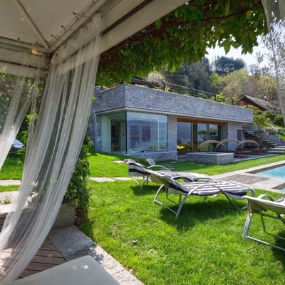 Ispirata | Modernist villa with a private beach on Lake Maggiore