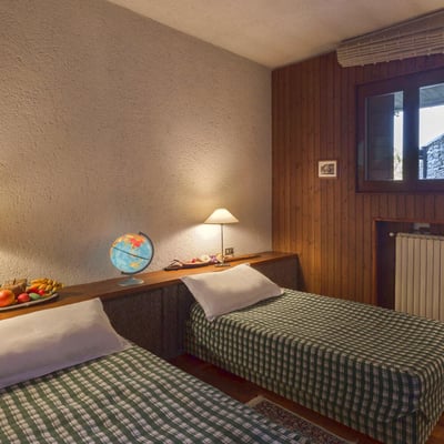 Ispirata | Modernist villa with a private beach on Lake Maggiore