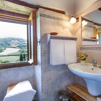 Torretta | Villa and Pool by village in Emilia-Romagna