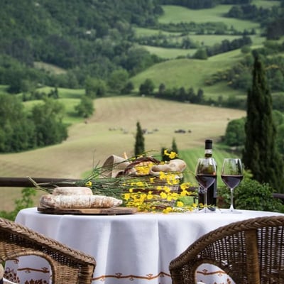 Torretta | Villa and Pool by village in Emilia-Romagna