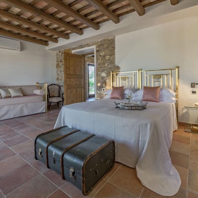 Tangi | Elegant Sicilian Villa and Pool