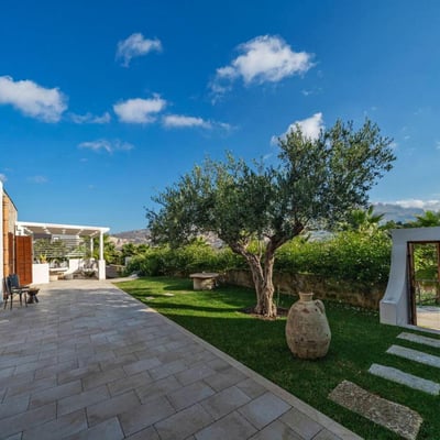 Tangi | Elegant Sicilian Villa and Pool