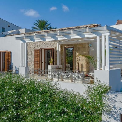 Tangi | Elegant Sicilian Villa and Pool