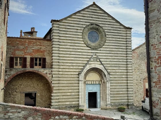 The Elliptical village of Lucignano