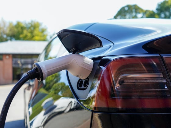 Are there electric car charging stations in italy?