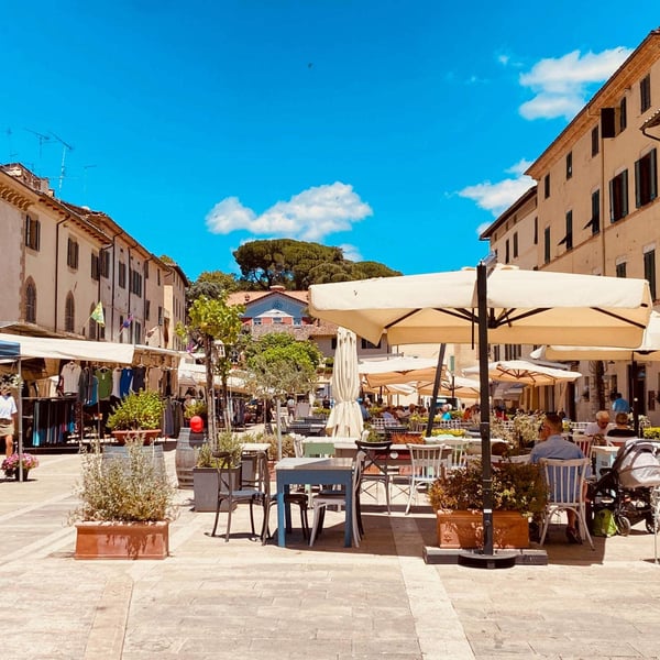 There are great outdoor restaurants in nearby Cetona