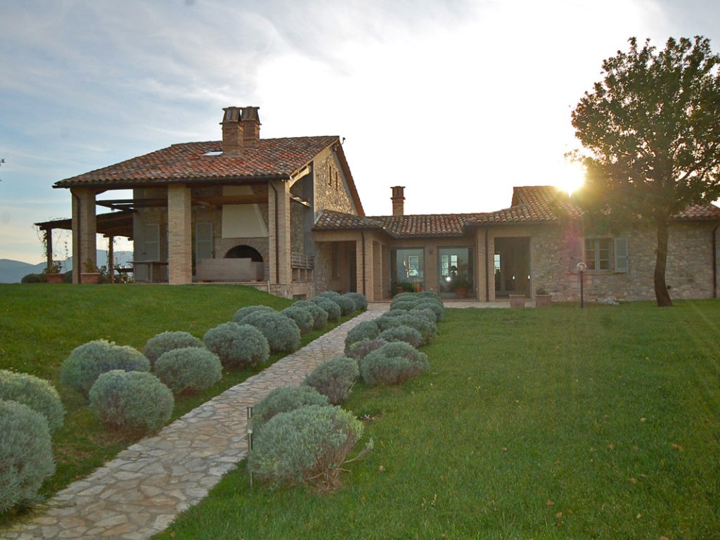 San Fortunato | A classic Umbrian villa with a contemporary feel