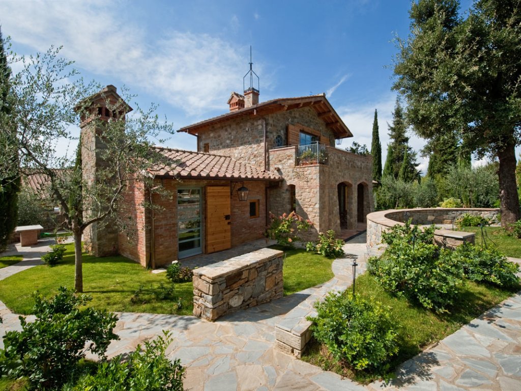 Lunetta | Luxury villa and shared pool in Tuscan hamlet
