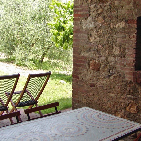 Ropoli Sotto | A Tuscan farmhouse set in an olive grove