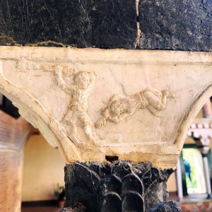 Torri capitels
