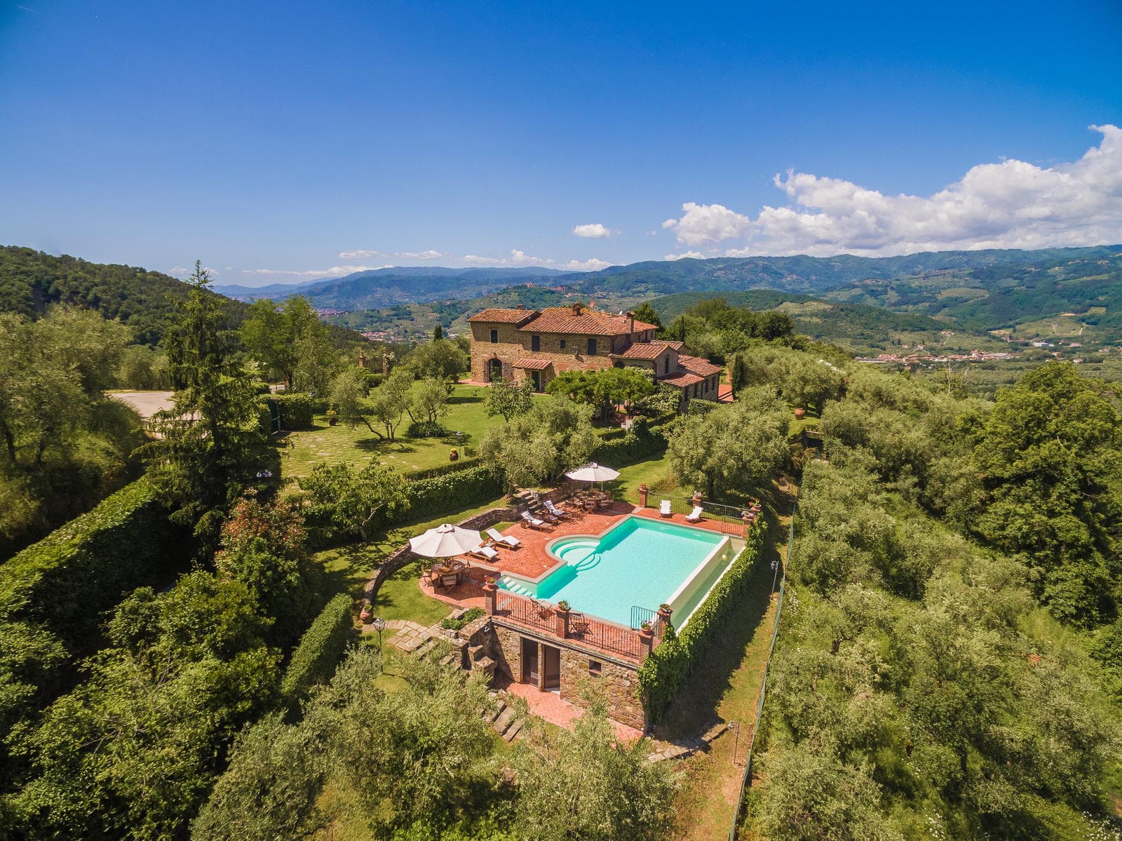 Villas near Pistoia