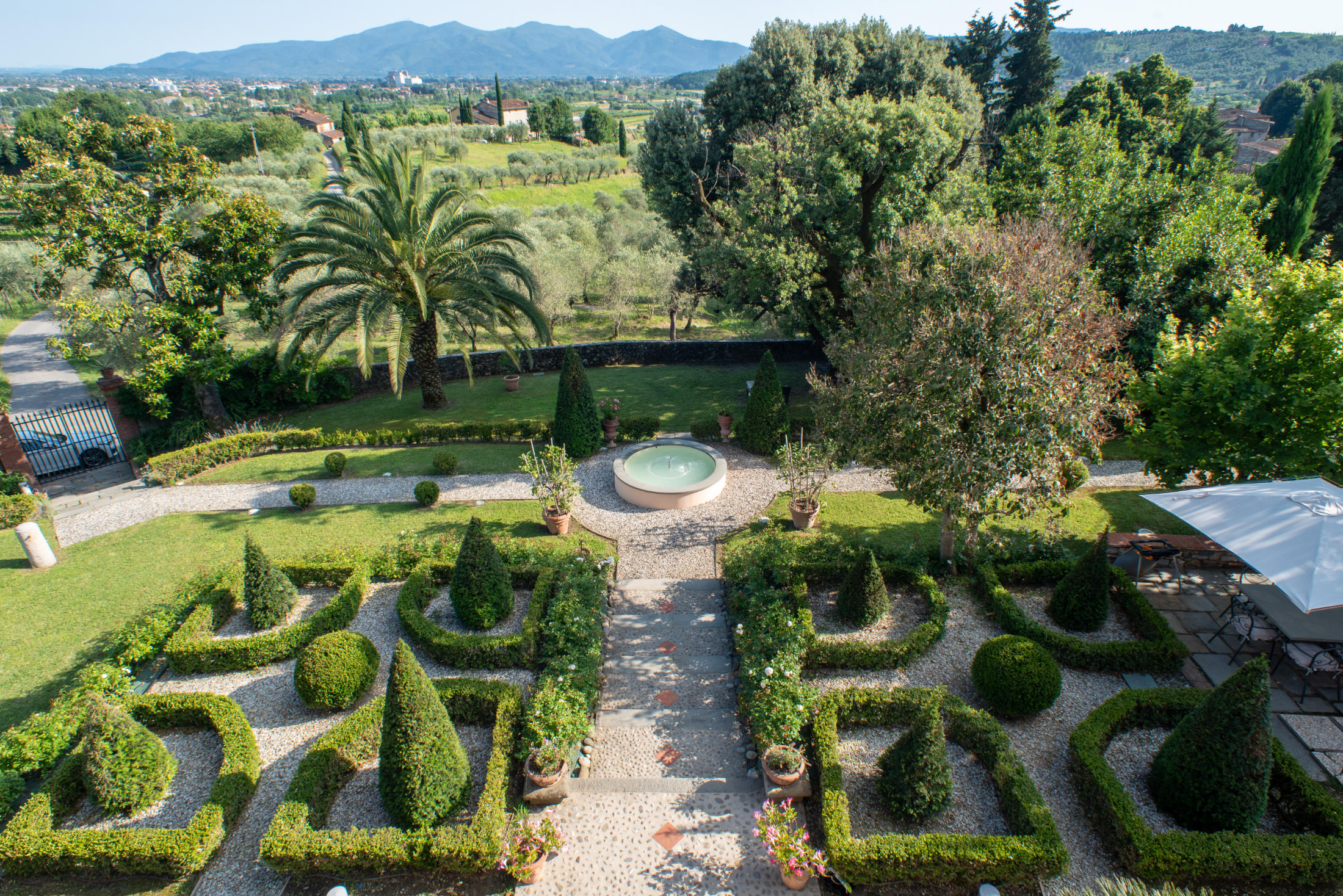 Villa Bartolomeo, elegant villa and private pool for 14 close to Lucca, Tuscany Villa Bartolomeo