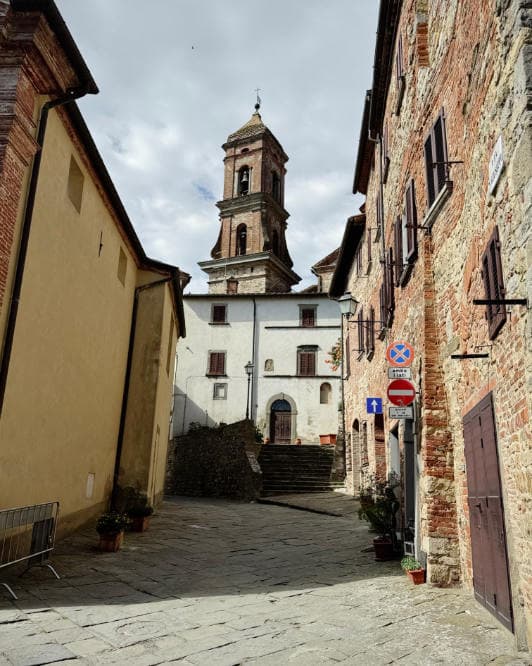 lucignano-street