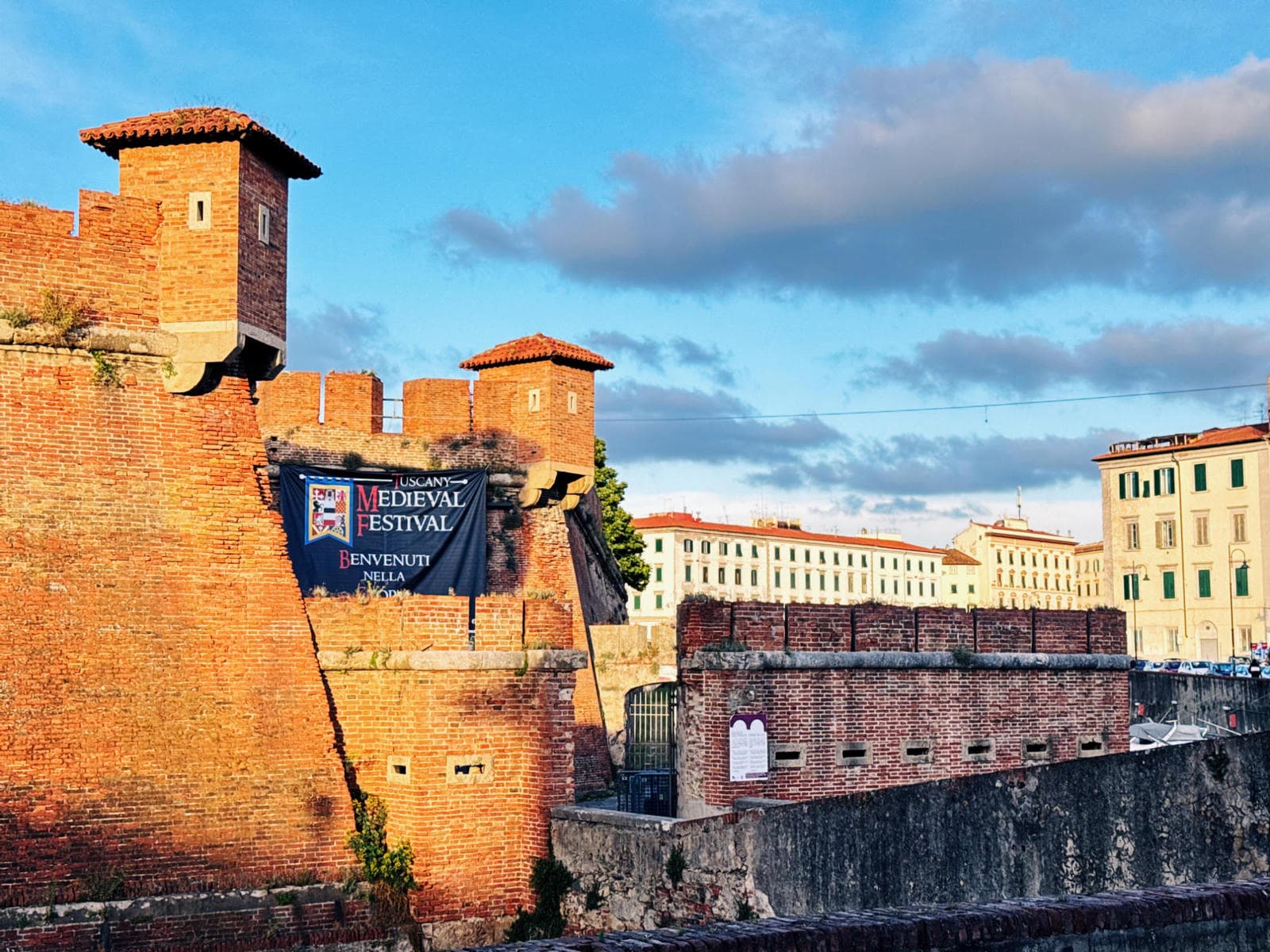 Fortezza Nuova in Livorno with a banner for the Medieval Festival livorno-fortezza-e-festa-medioevo
