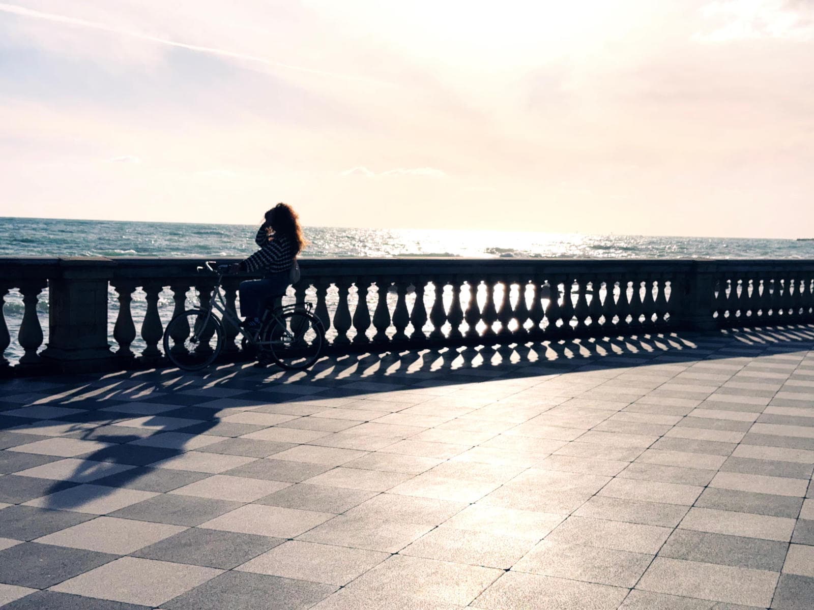The sun starts setting over Terrazza Mascagni in Livorno livorno-mascagni-tramonto