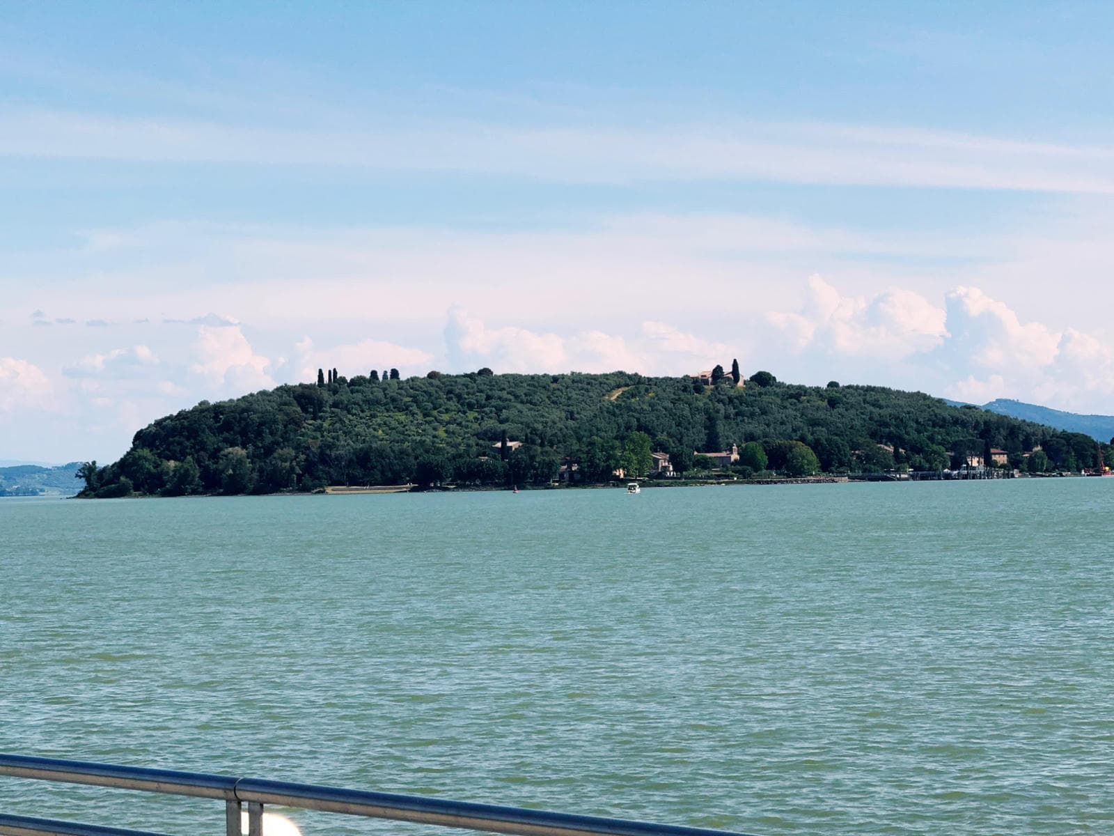 lago-trasimeno-island