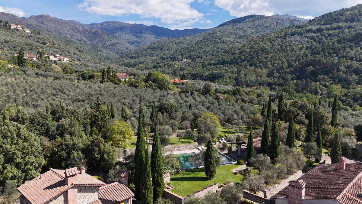 An aerial view of Borgo Rinnovato looking east to the Apennines borgo-rinovattto-aerial