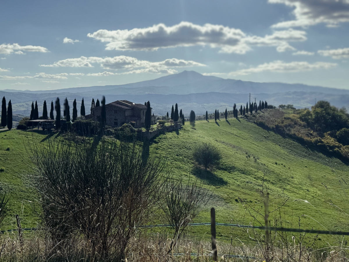 Casa del Pastore on its long ridge in the Val d'Orcia casa-del-pastore30