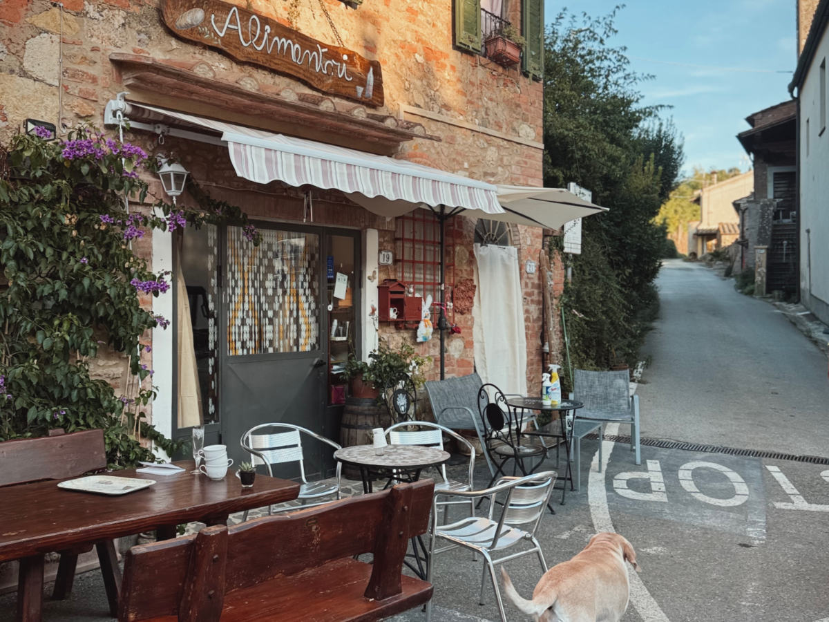 The bar alimentari in Iano valdera-alimentari